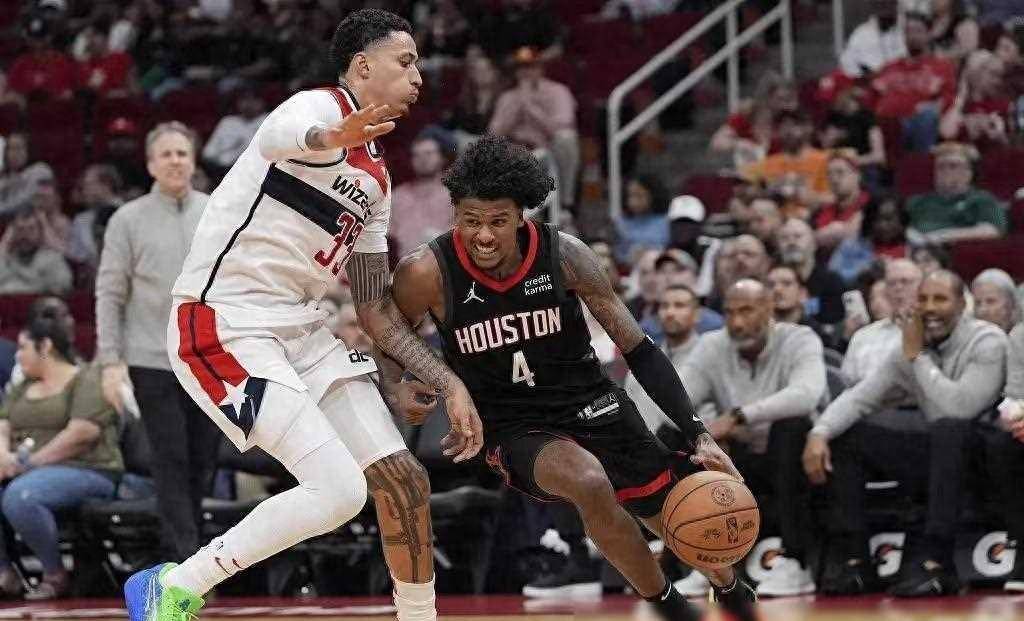 火箭主场力克热火,迎来四连胜! 火箭主场力克热火,迎来四连胜!