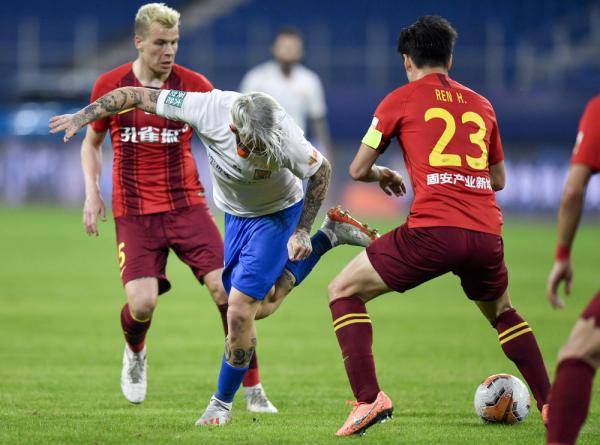 山东鲁能战平河北华夏幸福,双方火拼不下 山东鲁能战平河北华夏幸福,双方火拼不下