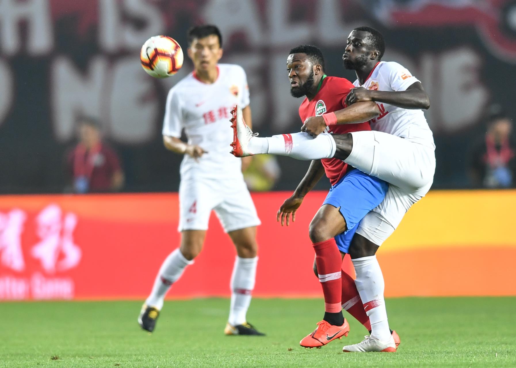 利记官方网站-河南建业在主场击败广州恒大,表现抢眼