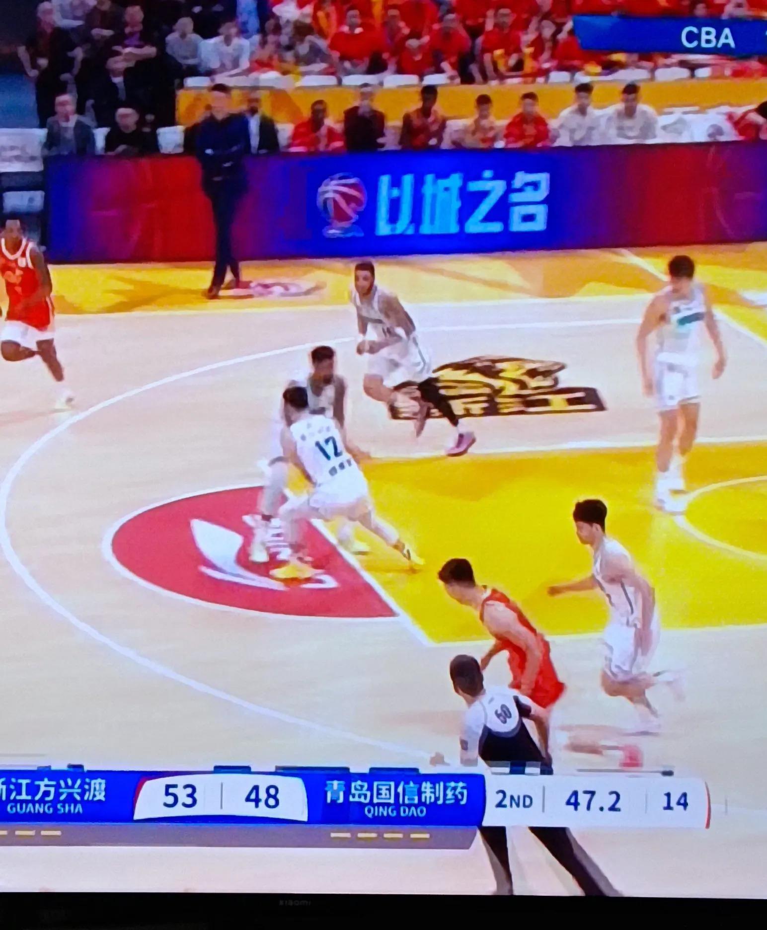 利记官网-现场直播：篮球高手之间的激烈争夺