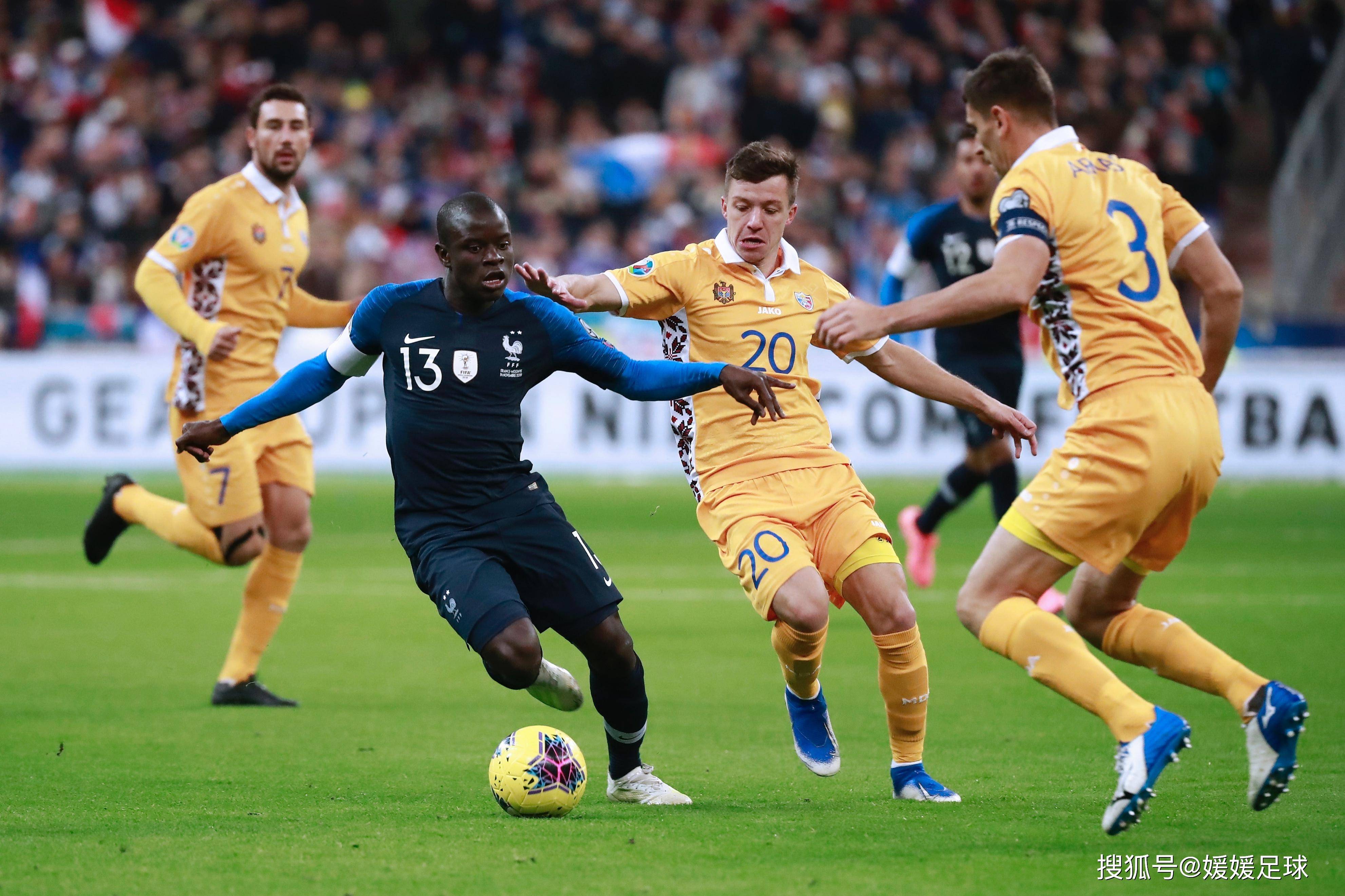 利记官方网站-波兰足球比赛中球队势不可挡