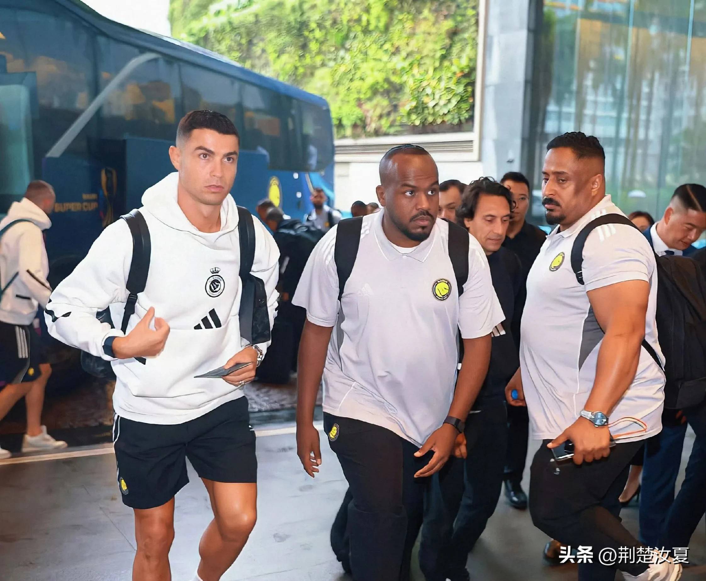 利记官网-体育界猛犸般巨星之战，球迷期待不已