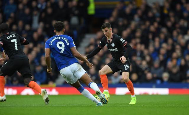 利记官网-美国队客场大胜世界队，国际赛事领先美国队占先机