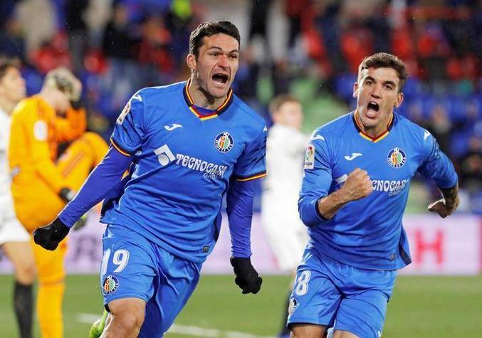 利记官方网站-里昂队长带头进攻，主场胜出